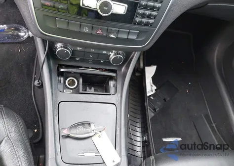 2014 Mercedes-Benz Cla 250 z USA, uszkodzony, nr VIN WDDSJ4EB7EN104248